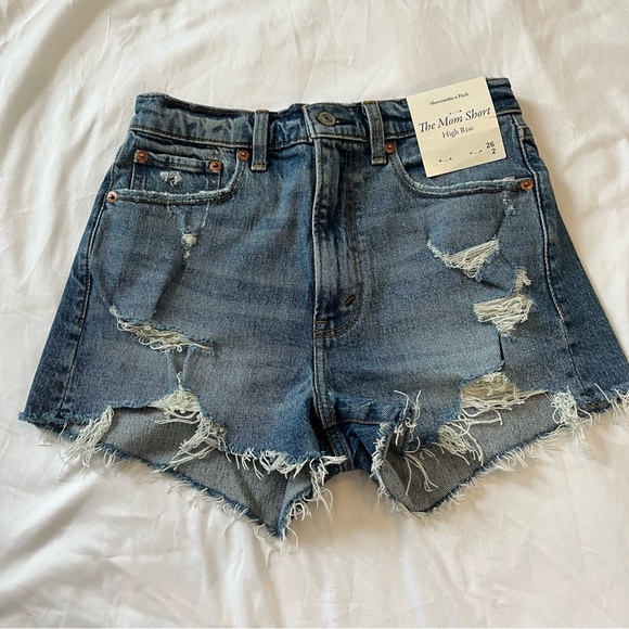 Abercrombie & Fitch Pants - Abercrombie Mom Short